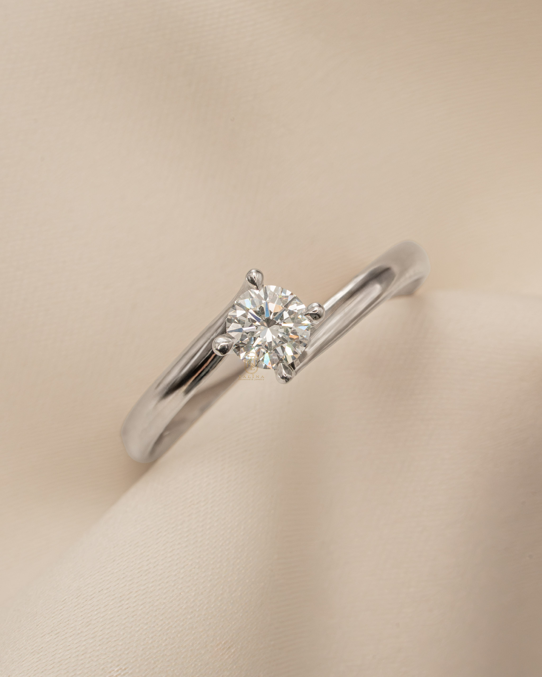 0.4ct Round Natural Diamond